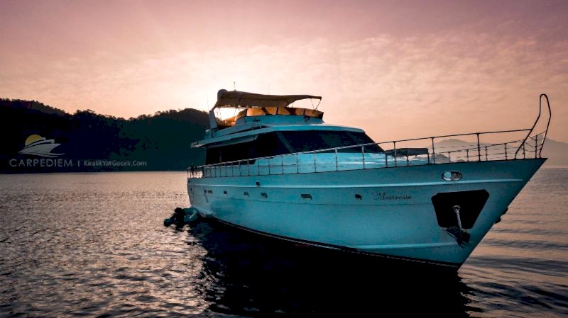 Kiralık Yat Göcek | Maitresse Lüks Motoryat, Göcek Tekne Kiralama, Göcek Yat Kiralama, Göcek Luxury Boat Charter, Gocek Yacht Charter